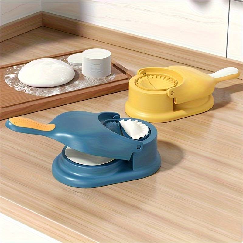 Ravioli mould filled with pasta dough and filling – Maestro Ravioli press