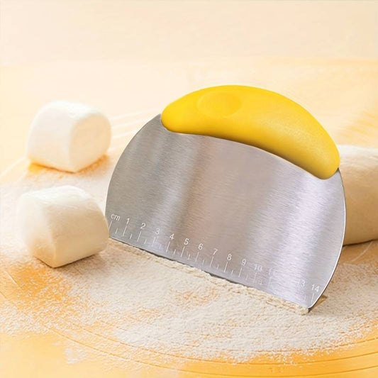 PerfectSlice dough cutter with integrated ruler cutting bread dough evenly