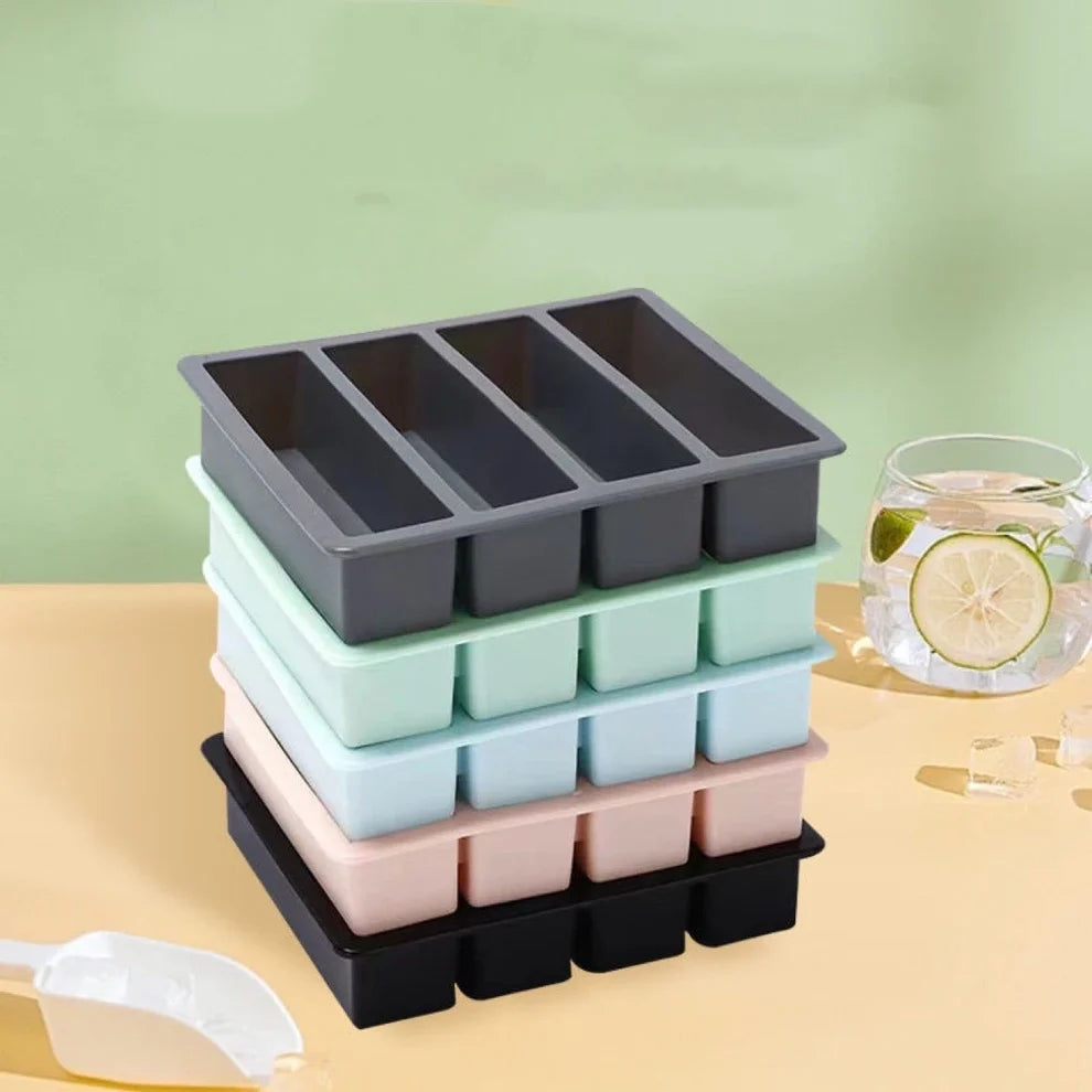 Freezer tray filled with baby food portions – silicone mould for meal prep