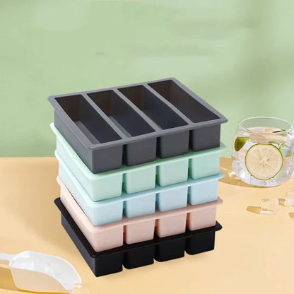 Freezer tray filled with baby food portions – silicone mould for meal prep